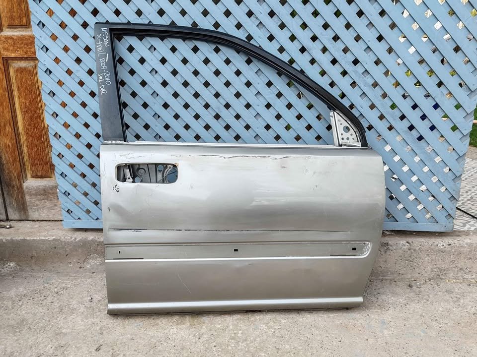 Puerta delantera derecha Nissan Xtrail 2004 - 2010