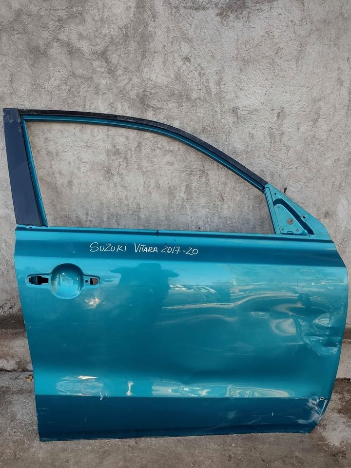 Puerta delantera derecha Suzuki Vitara 2017 - 2020 - Imagen 4