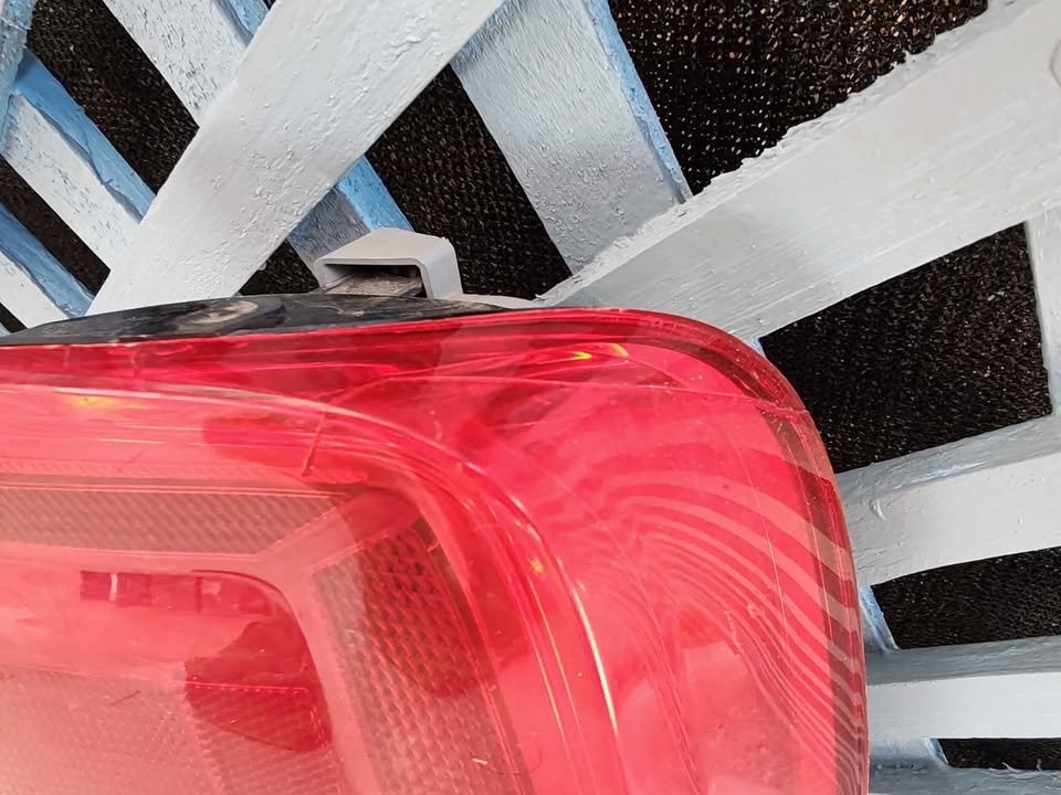 Foco trasero derecho Volkswagen Saveiro 2015 - 2018 - Imagen 3