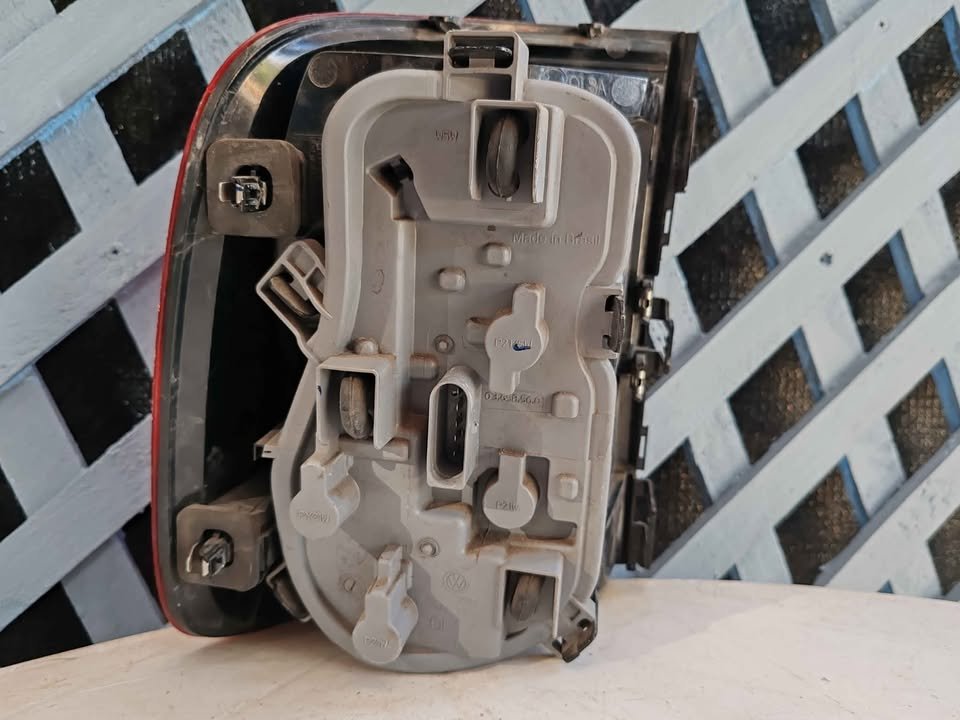 Foco trasero derecho Volkswagen Saveiro 2015 - 2018 - Imagen 5