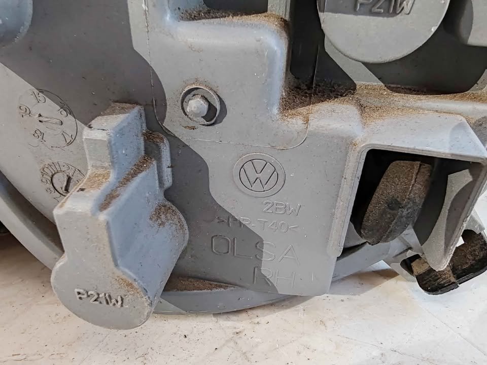 Foco trasero derecho Volkswagen Saveiro 2015 - 2018 - Imagen 6