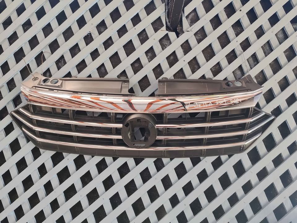 Máscara Volkswagen Jetta 2019 - 2021