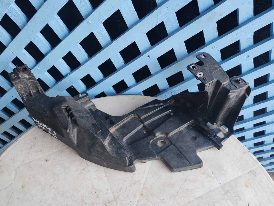 Mensula inferior de óptico derecho Renault Megane 3 2010 - 2012 - Imagen 2