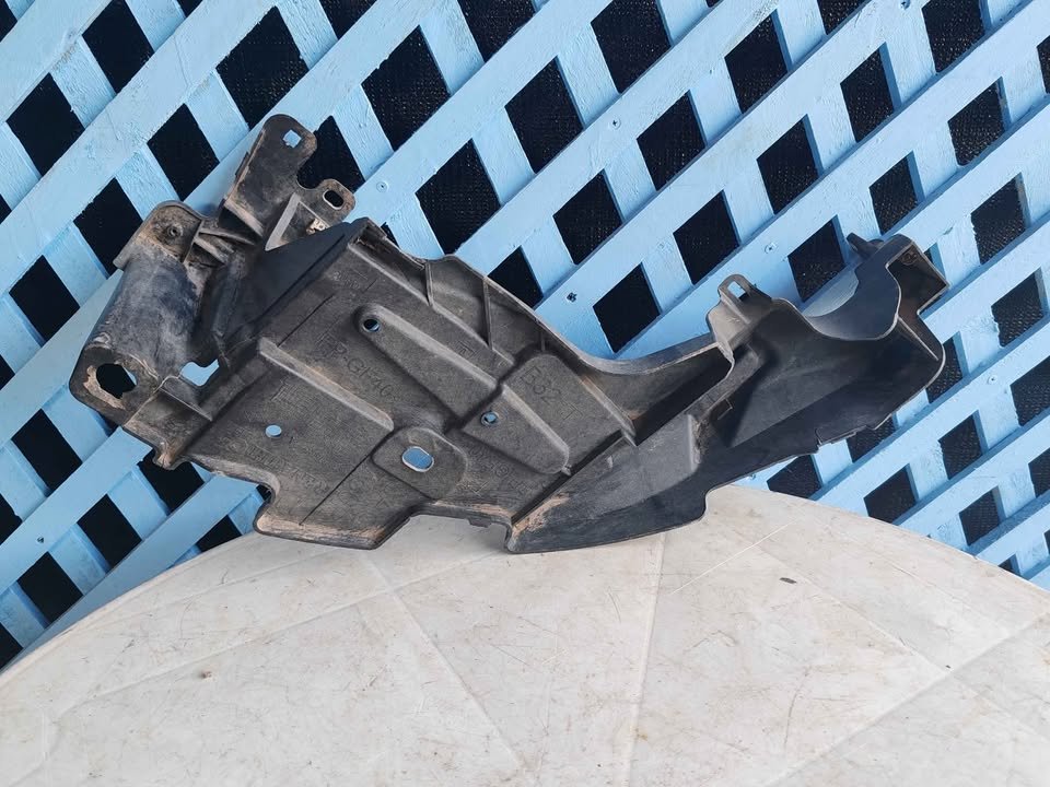 Mensula inferior de óptico derecho Renault Megane 3 2010 - 2012 - Imagen 7