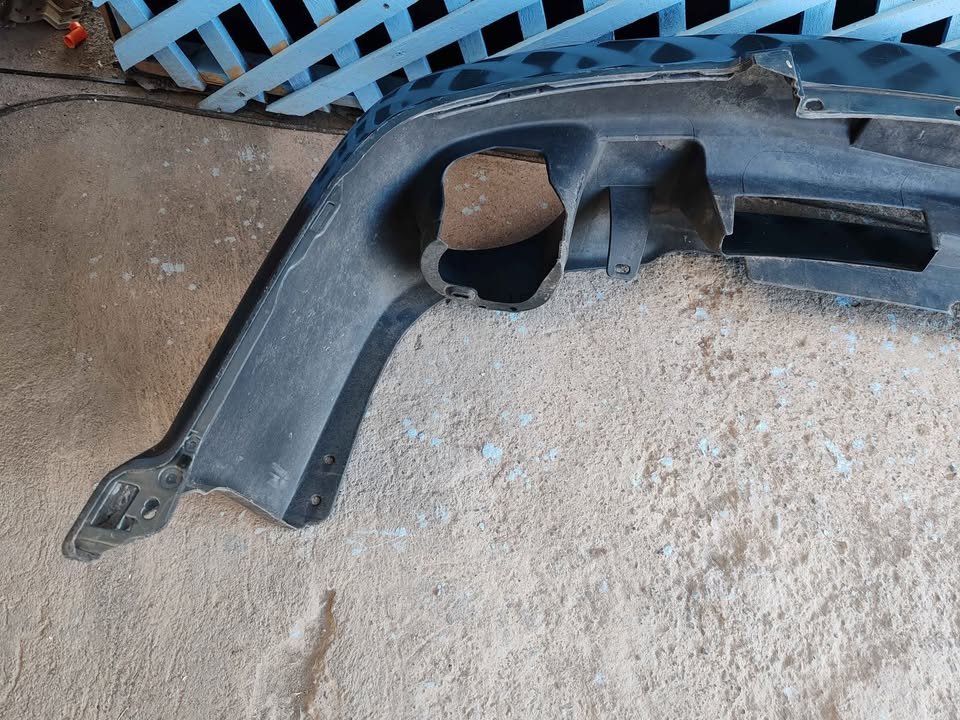 Parachoque delantero Subaru Outback 2001 - 2004 - Imagen 8
