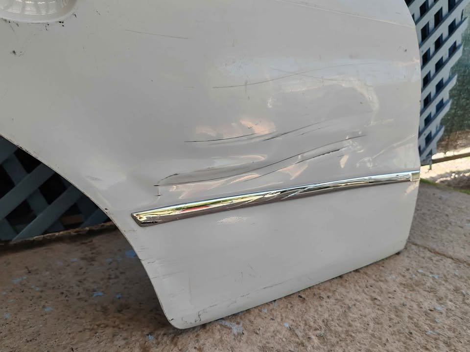 Puerta trasera derecha Volkswagen Gol 2013 - 2024 - Imagen 4