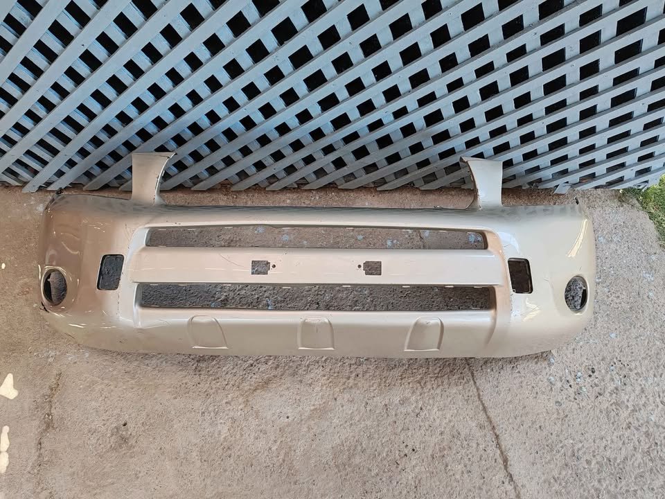 Parachoque delantero Toyota Rav4 2006 - 2008