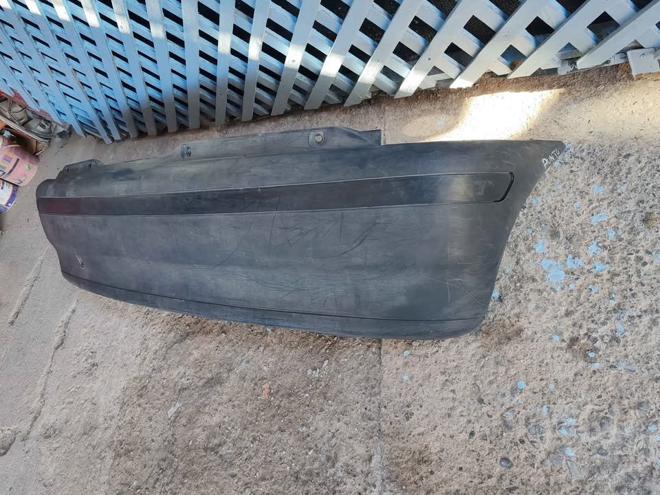 Parachoque trasero Fiat Punto 1996 - 1999 - Imagen 4