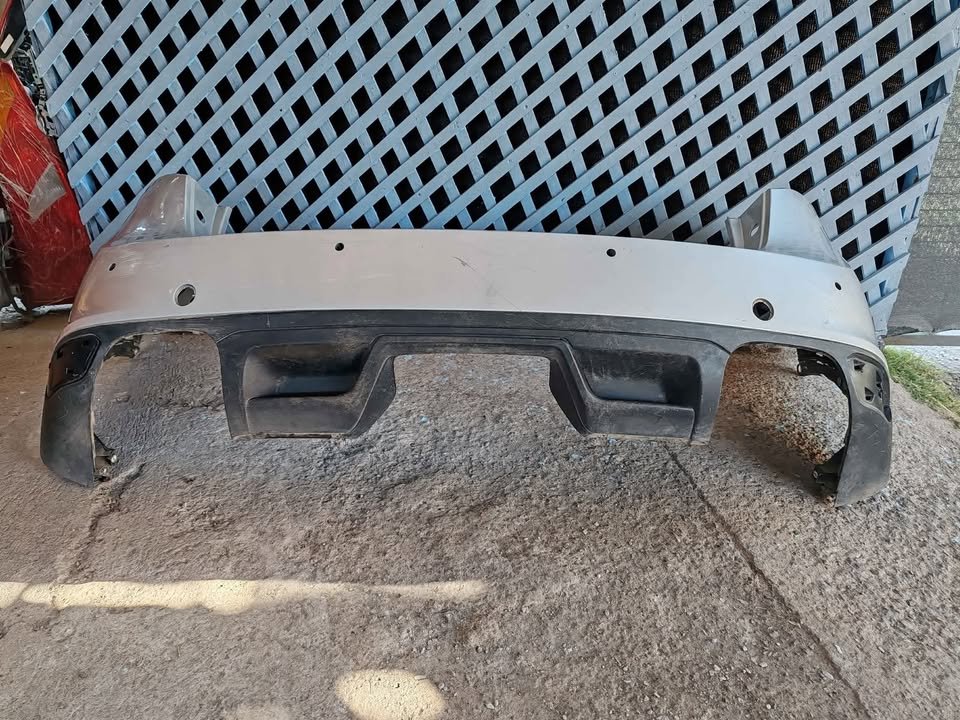 Parachoque trasero Porsche Cayenne 2011 - 2015 - Imagen 2