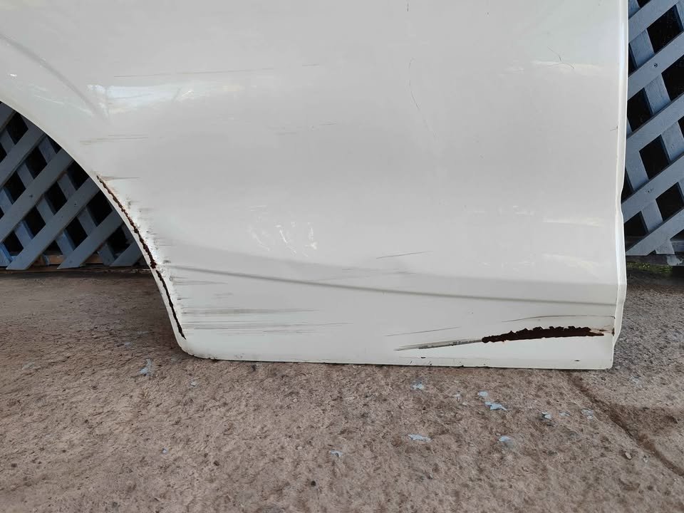 Puerta trasera derecha Mahindra XUV 300 2023 - 2025 - Imagen 3