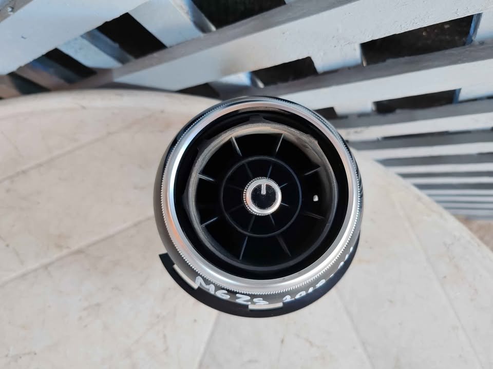Rejilla de ventilación izquierdo MG ZS 2018 - 2024