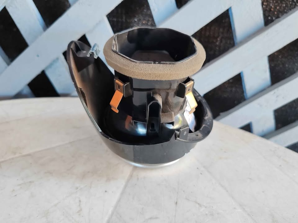 Rejilla de ventilación izquierdo MG ZS 2018 - 2024 - Imagen 5