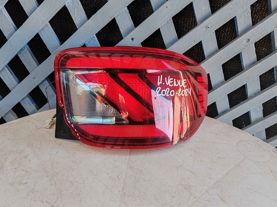 Foco trasero derecho Hyundai Venue 2020 - 2024