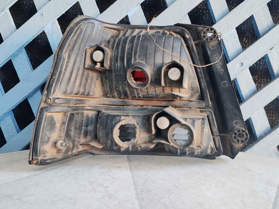 Foco trasero derecho Toyota Tercel 1998 - 2000 - Imagen 6