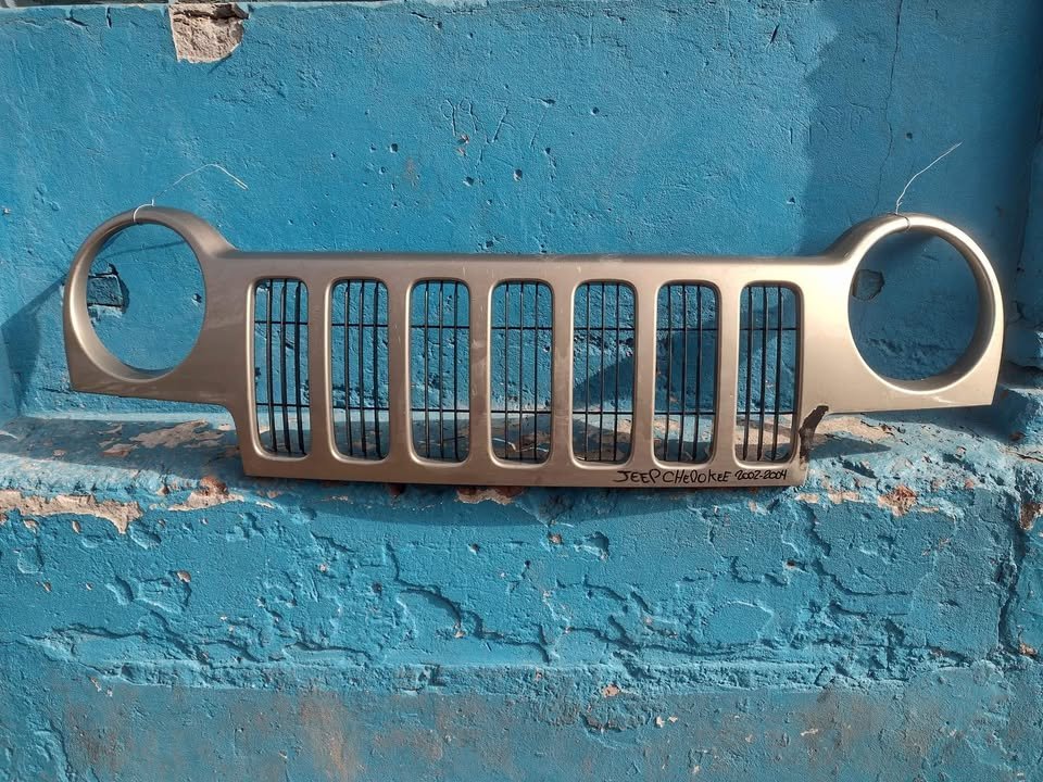 Mascara Jeep Cherokee Liberty 2002 - 2004