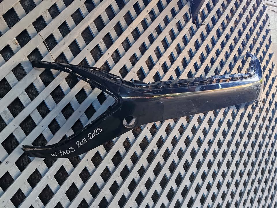 Moldura central de parachoque Volkswagen Taos 2021 - 2023 - Imagen 4