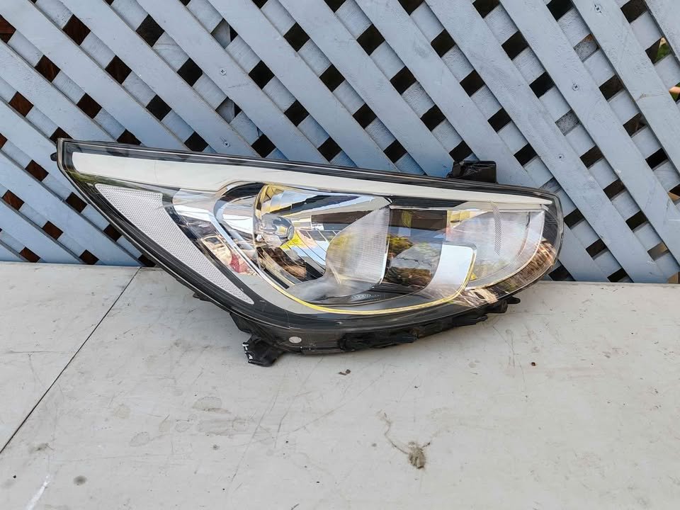 Óptico derecho Hyundai Accent RB 2015 - 2020