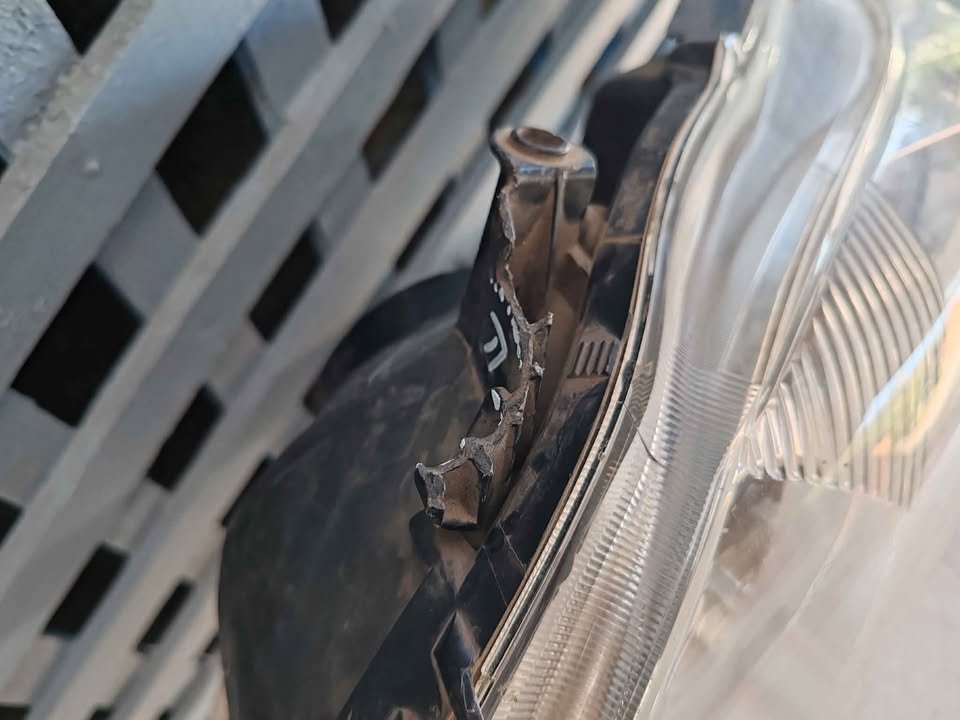 Óptico izquierdo Toyota Corolla 2011 - 2014 - Imagen 5