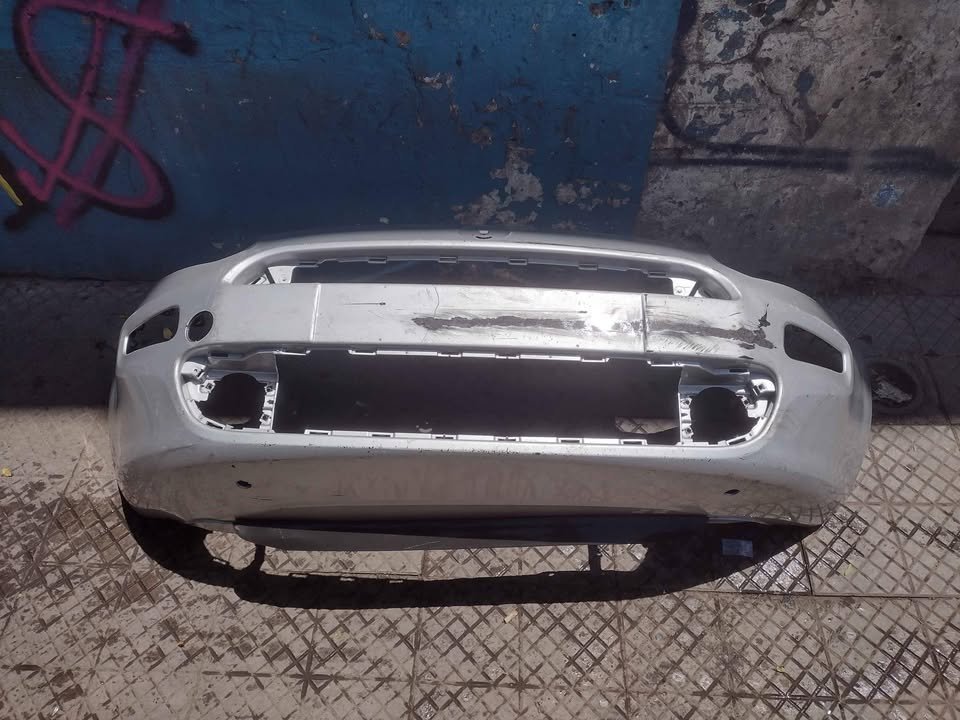 Parachoque delantero Fiat Punto 2013 - 2017