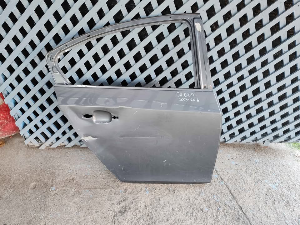 Puerta trasera derecha Chevrolet Cruze 2010 - 2015 - Imagen 2