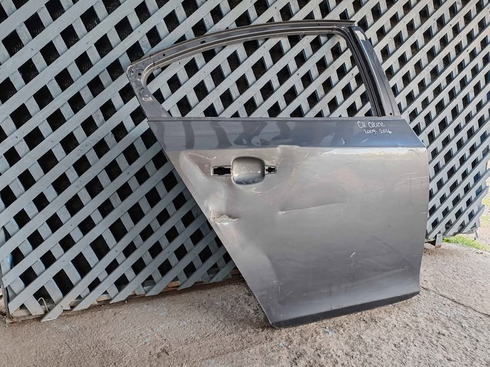 Puerta trasera derecha Chevrolet Cruze 2010 - 2015 - Imagen 4