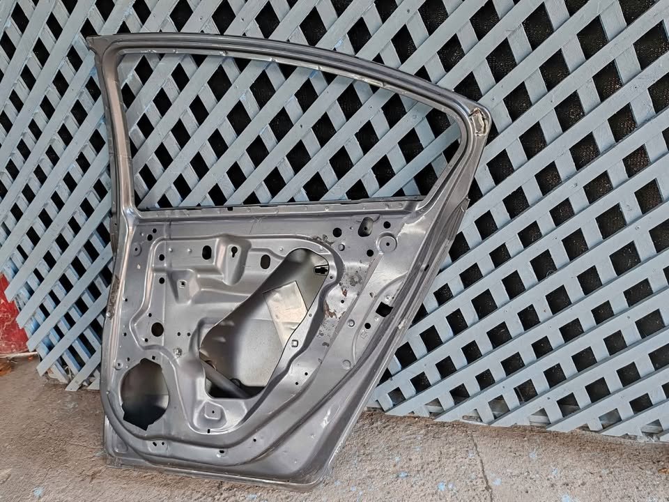 Puerta trasera derecha Chevrolet Cruze 2010 - 2015 - Imagen 7