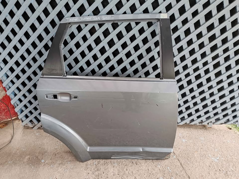 Puerta trasera derecha Dodge Journey 2009 - 2012 - Imagen 2