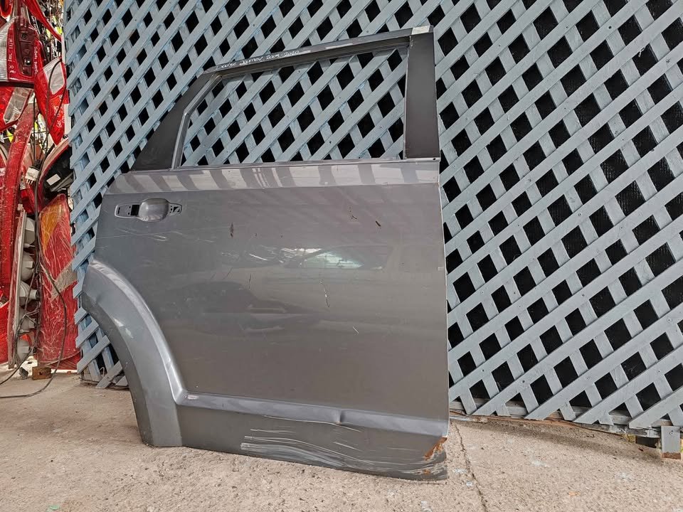 Puerta trasera derecha Dodge Journey 2009 - 2012 - Imagen 3