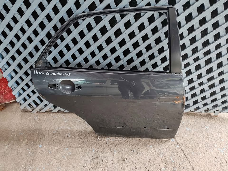 Puerta trasera derecha Honda Accord 2003 - 2007 - Imagen 2