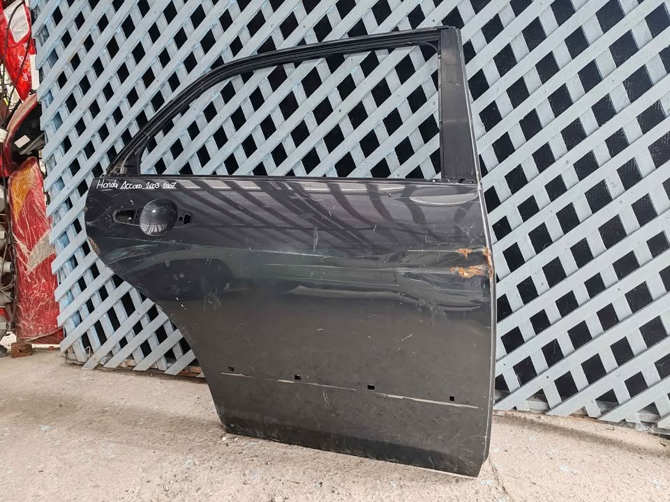 Puerta trasera derecha Honda Accord 2003 - 2007 - Imagen 3