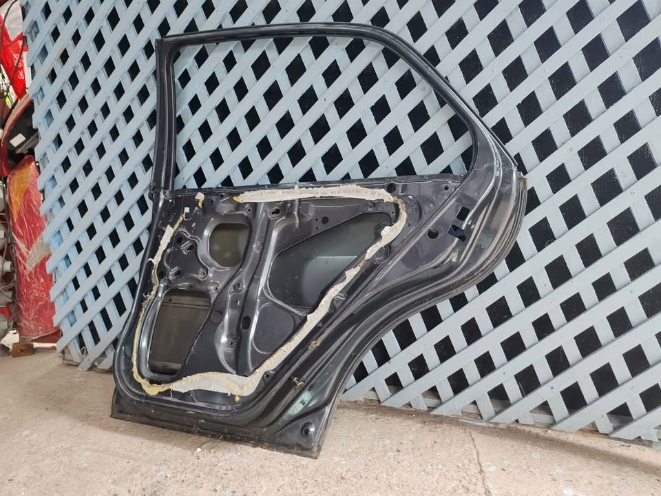 Puerta trasera derecha Honda Accord 2003 - 2007 - Imagen 8