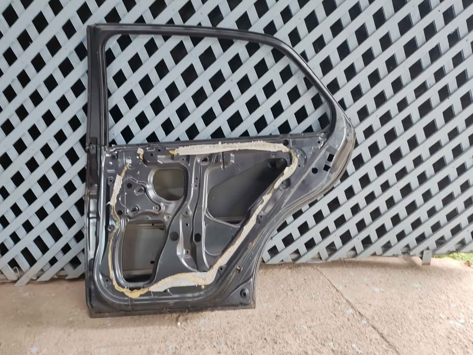 Puerta trasera derecha Honda Accord 2003 - 2007 - Imagen 9