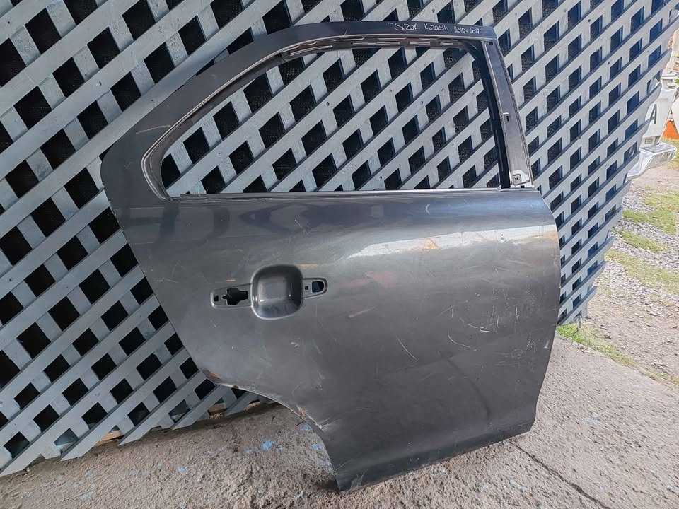 Puerta trasera derecha Suzuki Kizashi 2010 - 2017 - Imagen 3
