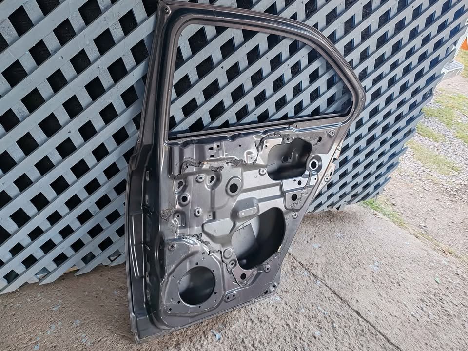 Puerta trasera derecha Suzuki Kizashi 2010 - 2017 - Imagen 6