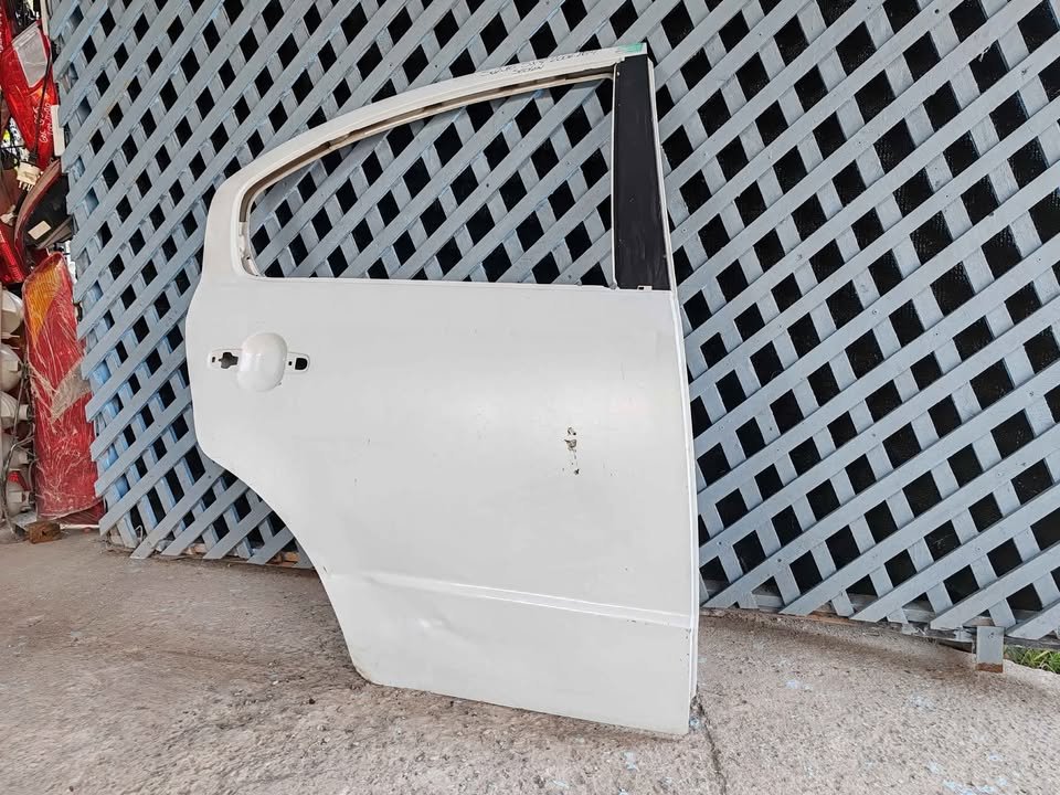 Puerta trasera derecha Suzuki SX4 sedan 2006 - 2014 - Imagen 3
