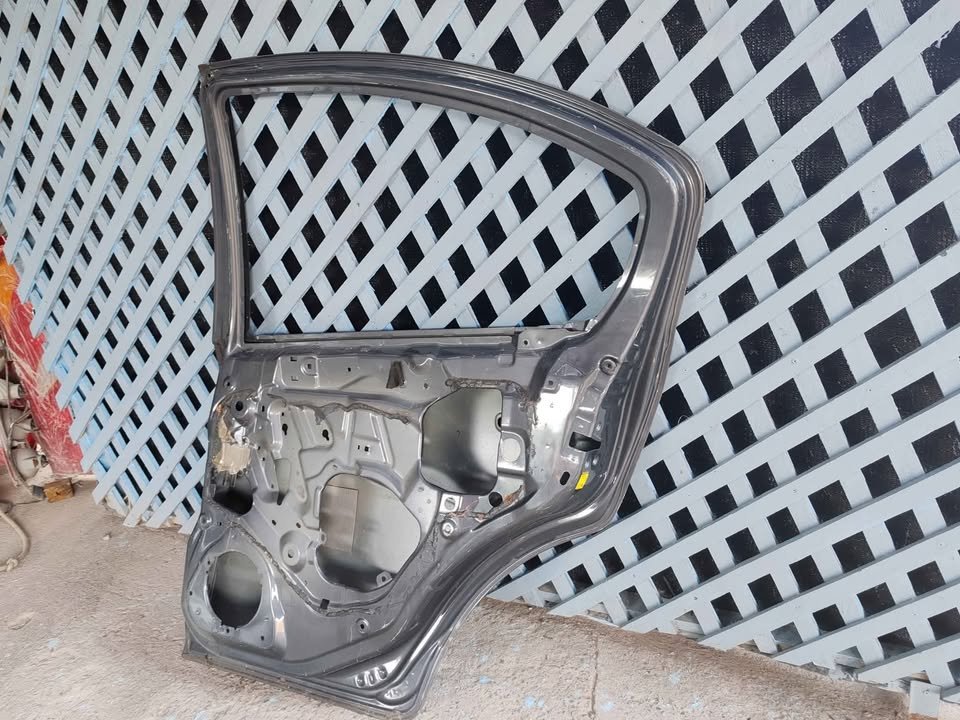 Puerta trasera derecha Suzuki SX4 sedan 2008 - 2014 - Imagen 7