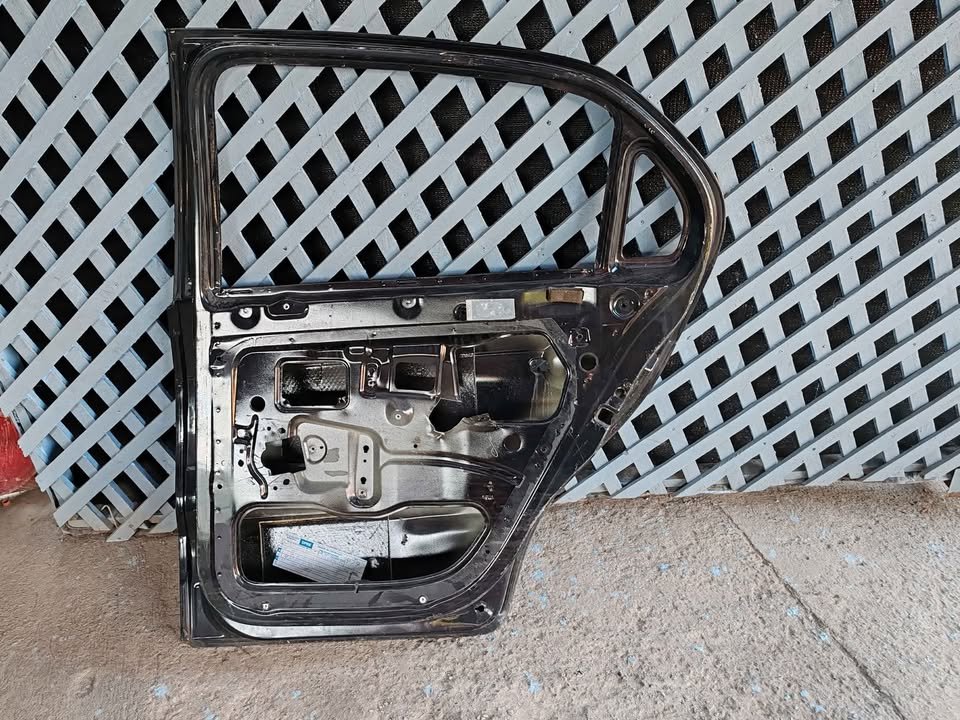 Puerta trasera derecha Volkswagen voyage - gol 2015 - 2017 - Imagen 6