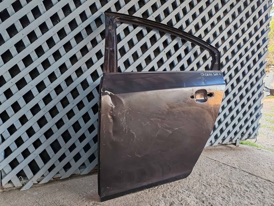 Puerta trasera izquierda Chevrolet Cruze 2010 - 2015 - Imagen 3