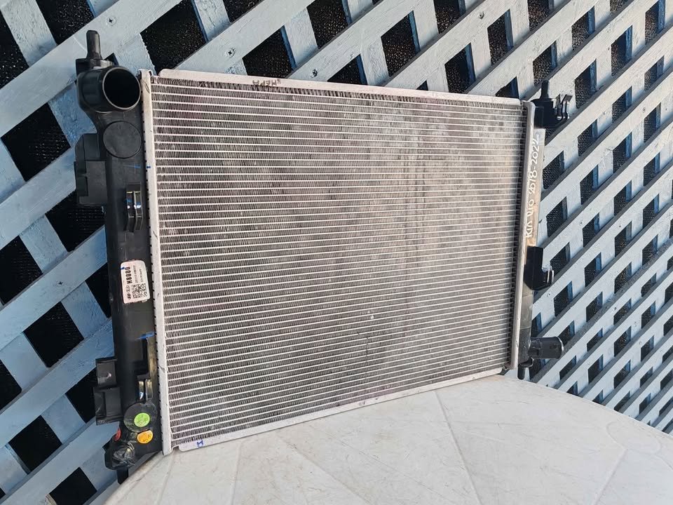 Radiador de agua Kia Rio 4 y 5 2018 - 2022 - Imagen 3