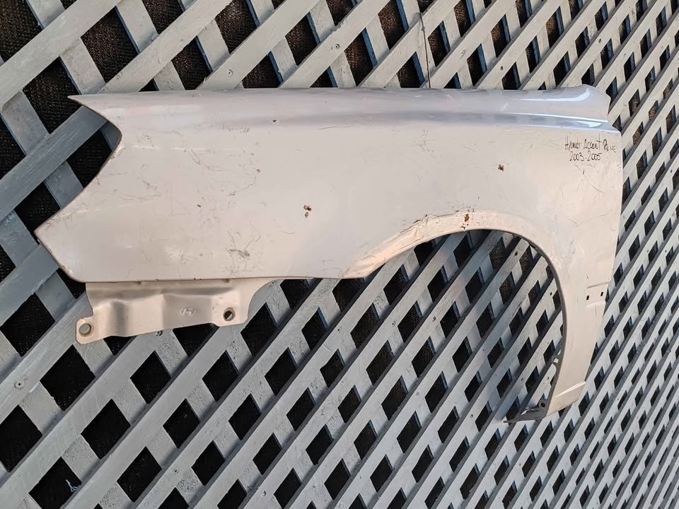 Tapabarro izquierdo Hyundai Accent prime 2003 - 2005 - Imagen 3