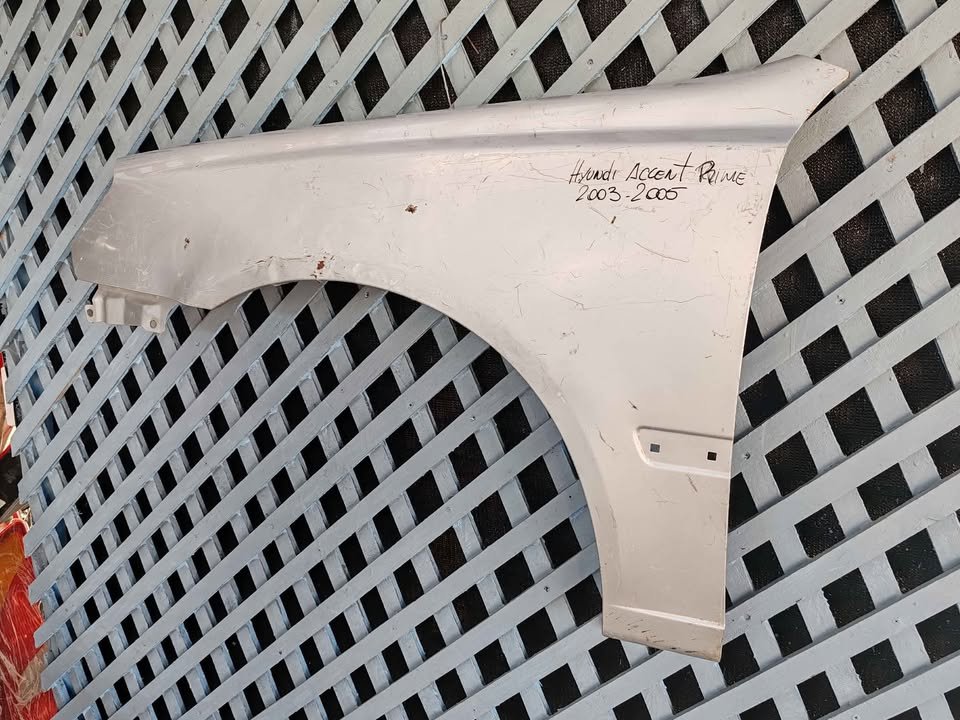 Tapabarro izquierdo Hyundai Accent prime 2003 - 2005 - Imagen 5