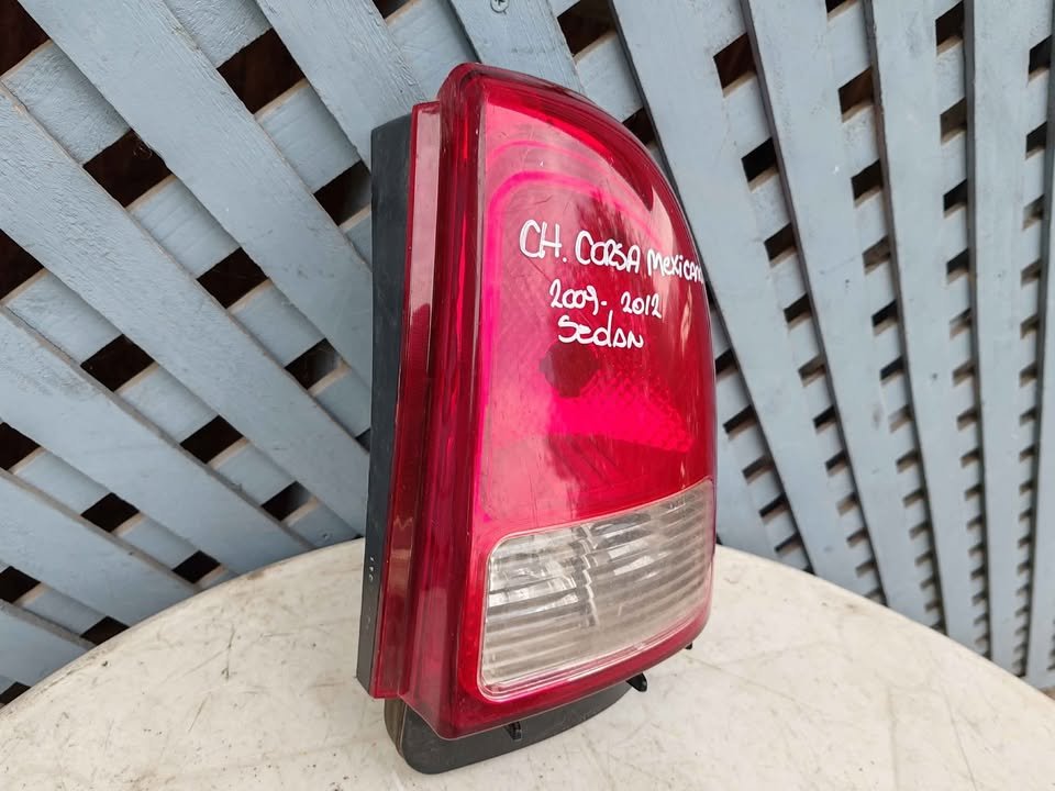 Foco trasero derecho Chevrolet Corsa mexicano sedan 2009 - 2012 - Imagen 4