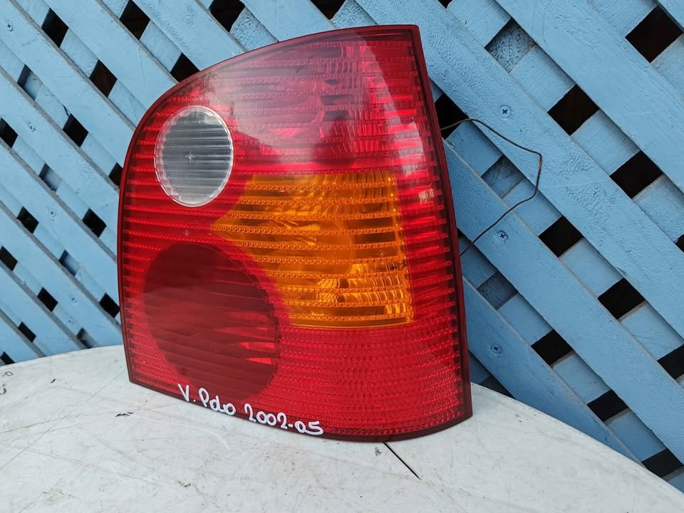 Foco trasero derecho Volkswagen Polo 2002 - 2005 - Imagen 3