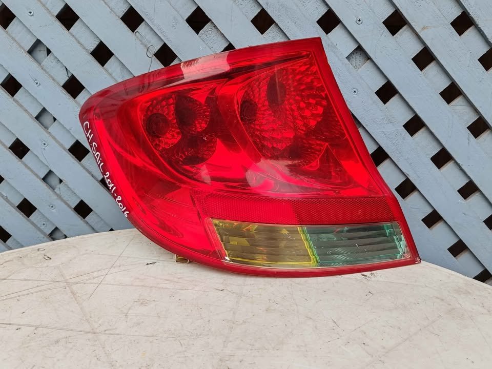 Foco trasero izquierdo Chevrolet Sail 2011 - 2016