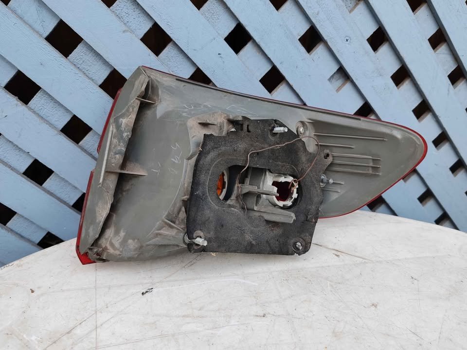 Foco trasero izquierdo Toyota Corolla 2009 - 2010 - Imagen 6