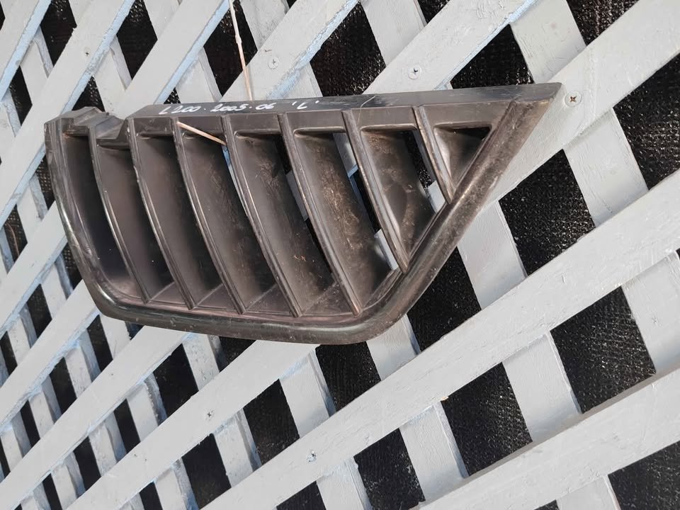 Máscara izquierda Mitsubishi L200 2004 - 2005 - Imagen 3