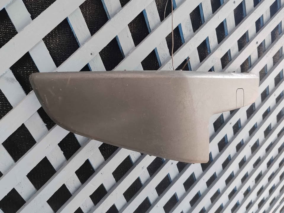 Moldura de parachoque derecho Renault Megane 2 2007 - 2009 - Imagen 3