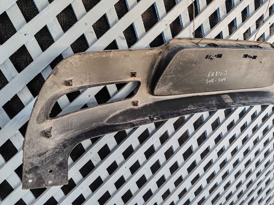 Moldura de parachoque trasero Kia Rio 3 y 5 2012 - 2014 - Imagen 5