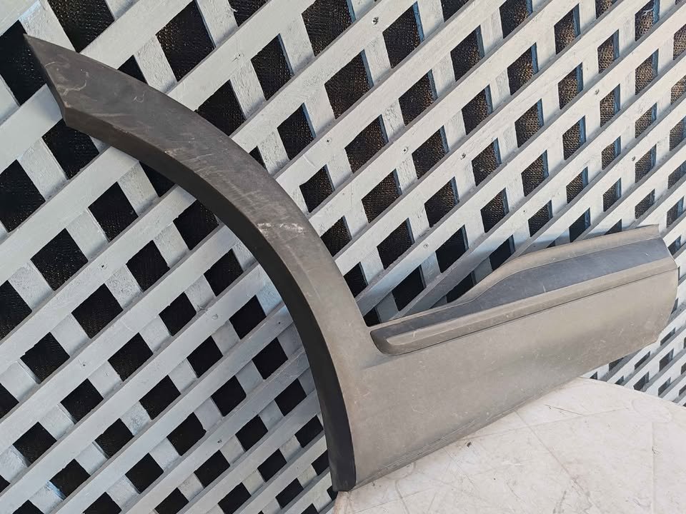 Moldura de puerta trasera derecha Hyundai Santa Fe 2019 - 2024 - Imagen 3