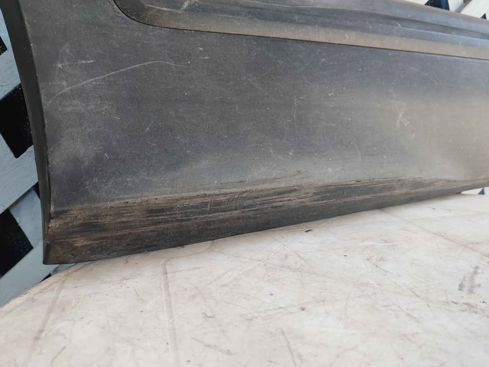 Moldura de puerta trasera derecha Hyundai Santa Fe 2019 - 2024 - Imagen 4